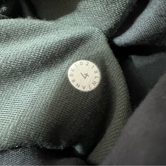 Lululemon Every Moment Shorts - Picture 6 of 6